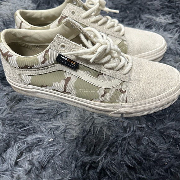 Vans - Picture 3 of 3